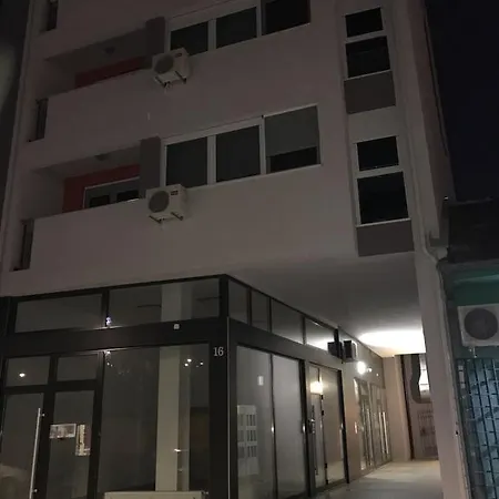 Apartment Apartman Dora *