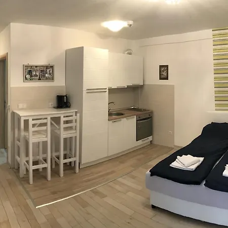 Apartman Dora Apartment *