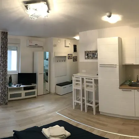 Apartman Dora